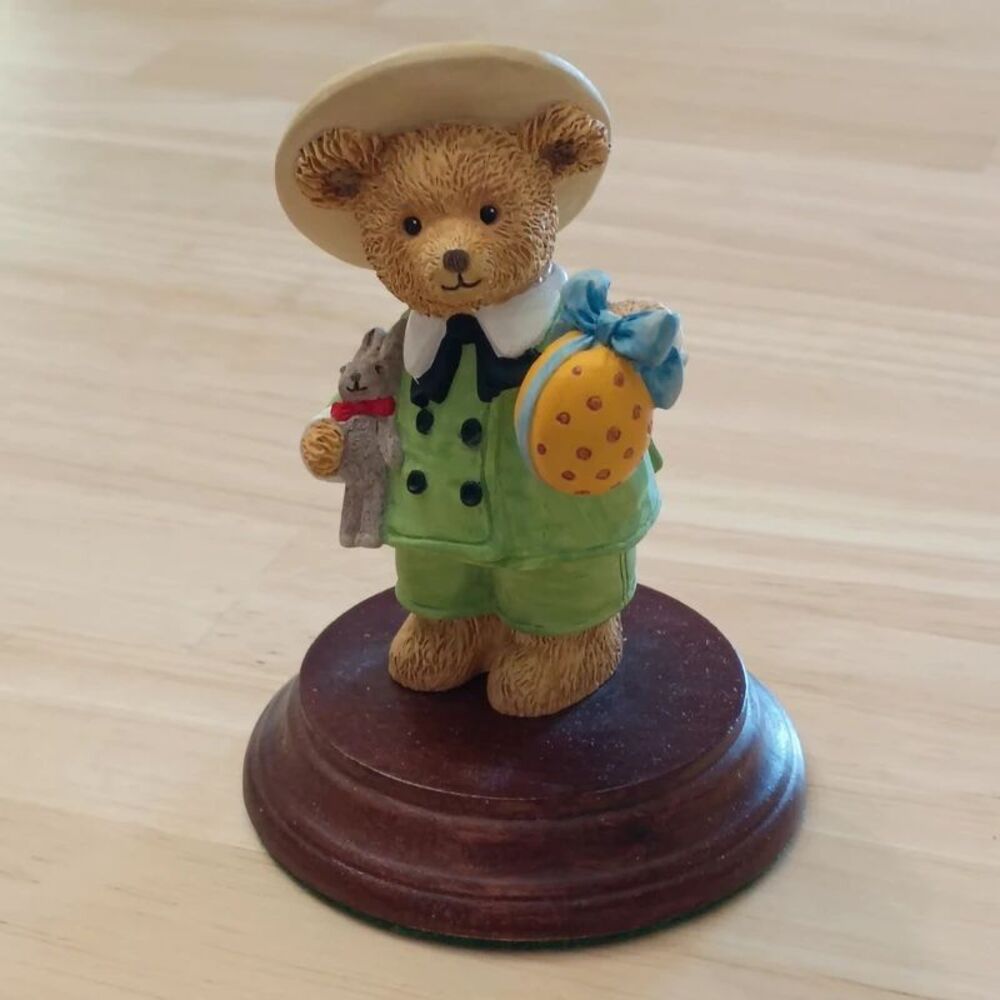 Upstairs Downstairs Bears Vintage Teddy Marchbanks "The Biggest Egg" Figurine
